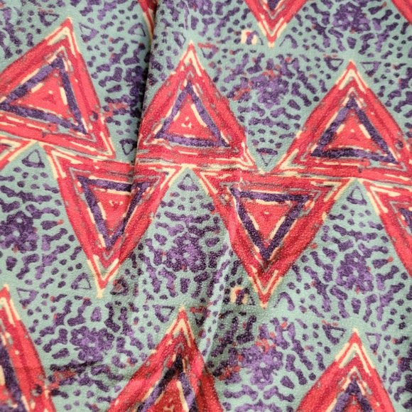 Tall and Curvy LuLaRoe Sage Green and Red Geometric Buttery Soft Leggings XXL - Picture 6 of 16